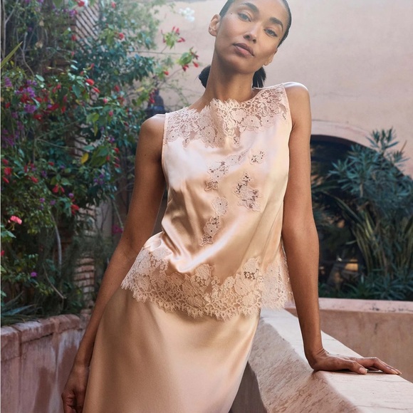 DÔEN Viviane Lace Trim Silk Satin Top nwt
Color: Peach Sorbet - Picture 10 of 10